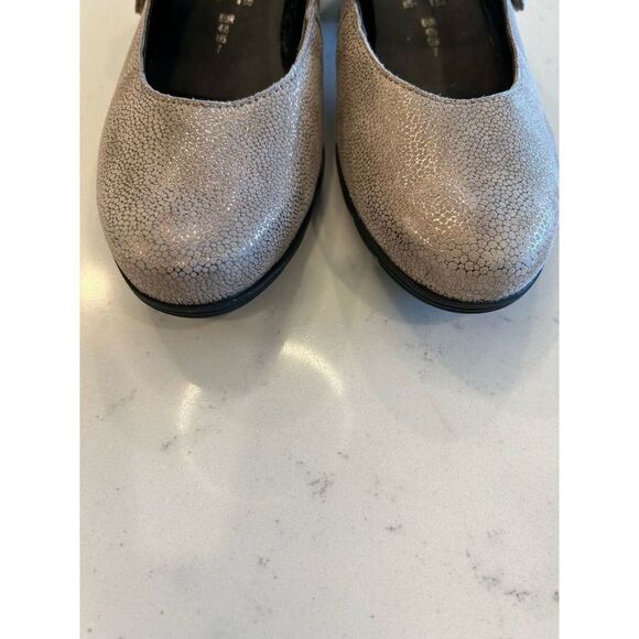 Mephisto Metallic taupe Heeled Mary Jane shoes size 7 comfort - Picture 4 of 9